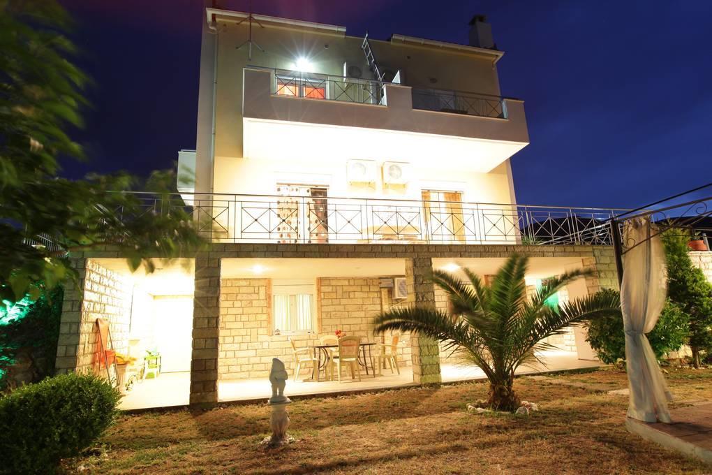 Villa Christine - Maisonettes With Fireplace Аливерион Екстериор снимка
