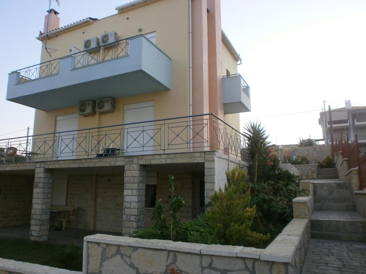 Villa Christine - Maisonettes With Fireplace Аливерион Стая снимка